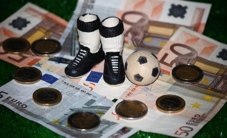 geld sport 780x476 - Die Beziehung zwischen Fußball und Glücksspiel